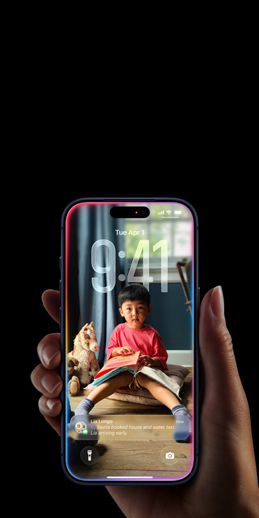 iPhone display, all screen design with iOS 26 and a dynamic Lock Screen.