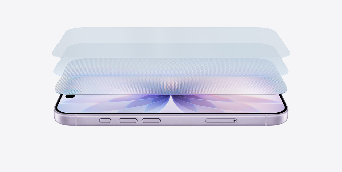 Horizontaliai ant šono laikomas levandų spalvos „iPhone 17“, demonstruojant sluoksniuotą struktūrą ir „Ceramic Shield 2“