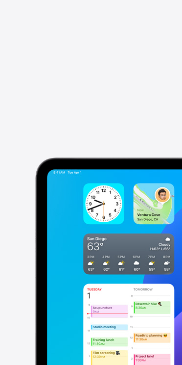 Fitur VoiceOver di layar iPad Pro menampilkan widget aplikasi Cuaca dengan output audio “Weather, Oakland, 68 degrees”