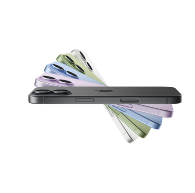 Sırasıyla Siyah, Lavanta, Sis Mavisi, Adaçayı ve Beyaz renklerinde, üst üste yerleştirilmiş beş adet yelpaze şeklinde iPhone 17 cihazı. Hepsi yan görünümde ve ilk görünen siyah renkteki cihaz, telefonun arkasında Apple logosunu gösteriyor.