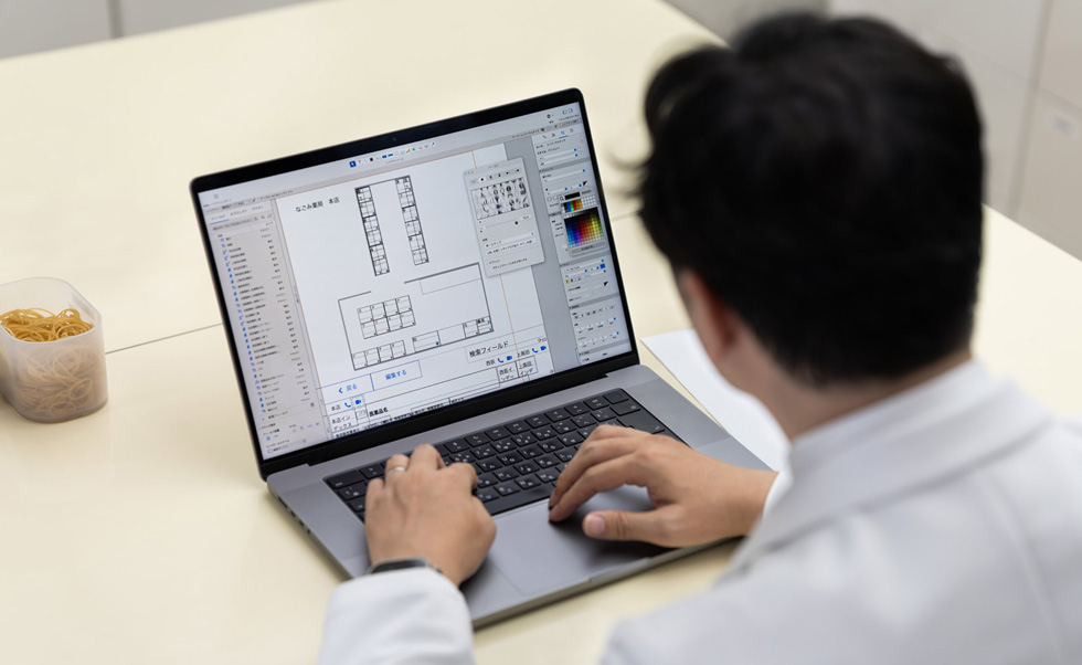 Watanabe bouwde een digitaal systeem op maat waarmee medewerkers complexe voorraden kunnen beheren van geneesmiddelen op recept.