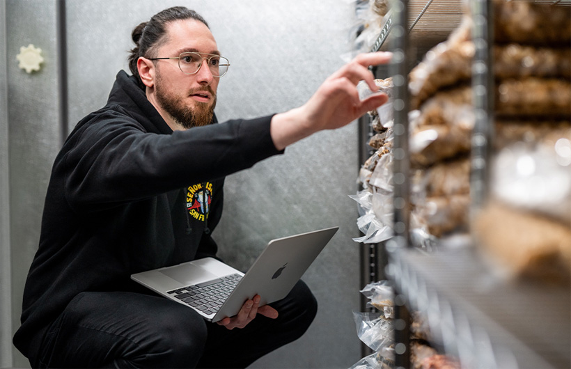 Apple ช่วยขับเคลื่อนการจัดการคลังสินค้า รวมถึงกระบวนการรับและกระจายสินค้าของ Señor Sisig