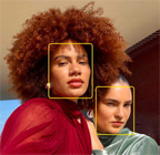 La funcionalidad Center Stage para fotos destaca los rostros de tres personas