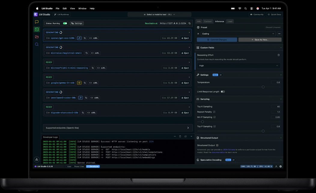 Skärm på en MacBook Pro som visar LM Studio