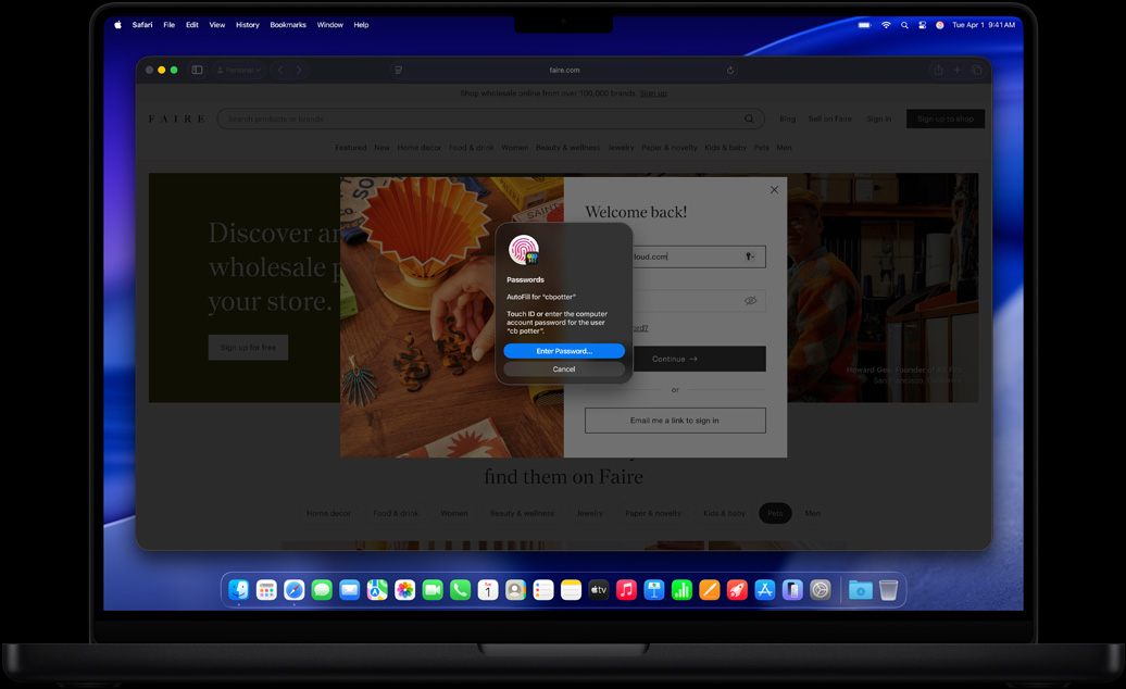 用户在 Safari 中瀏覽網頁，系統提示使用 Touch ID 登入網站