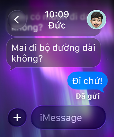 Hình ảnh cực quang được đặt làm hình nền của cuộc trò chuyện nhóm trong Tin Nhắn